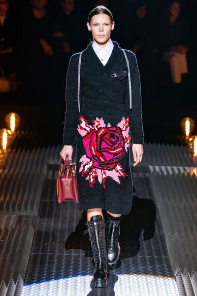 Look 29
